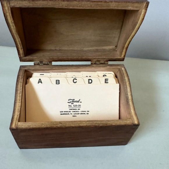 Vintage carver dovetail wood recipe box - Picture 5 of 10